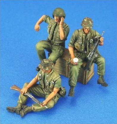1/35 Scale Unpainted Resin Figure Vietnam War Military photographer Collection 